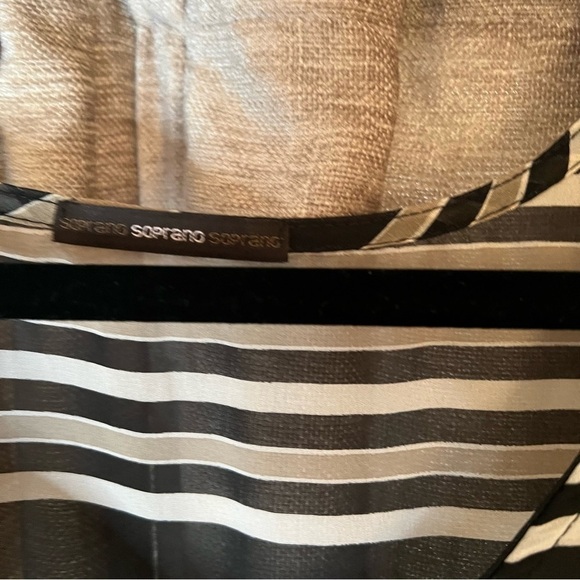 Soprano Black and Grey Stripe Short Sleeve Blouse Size Medium - Picture 5 of 13